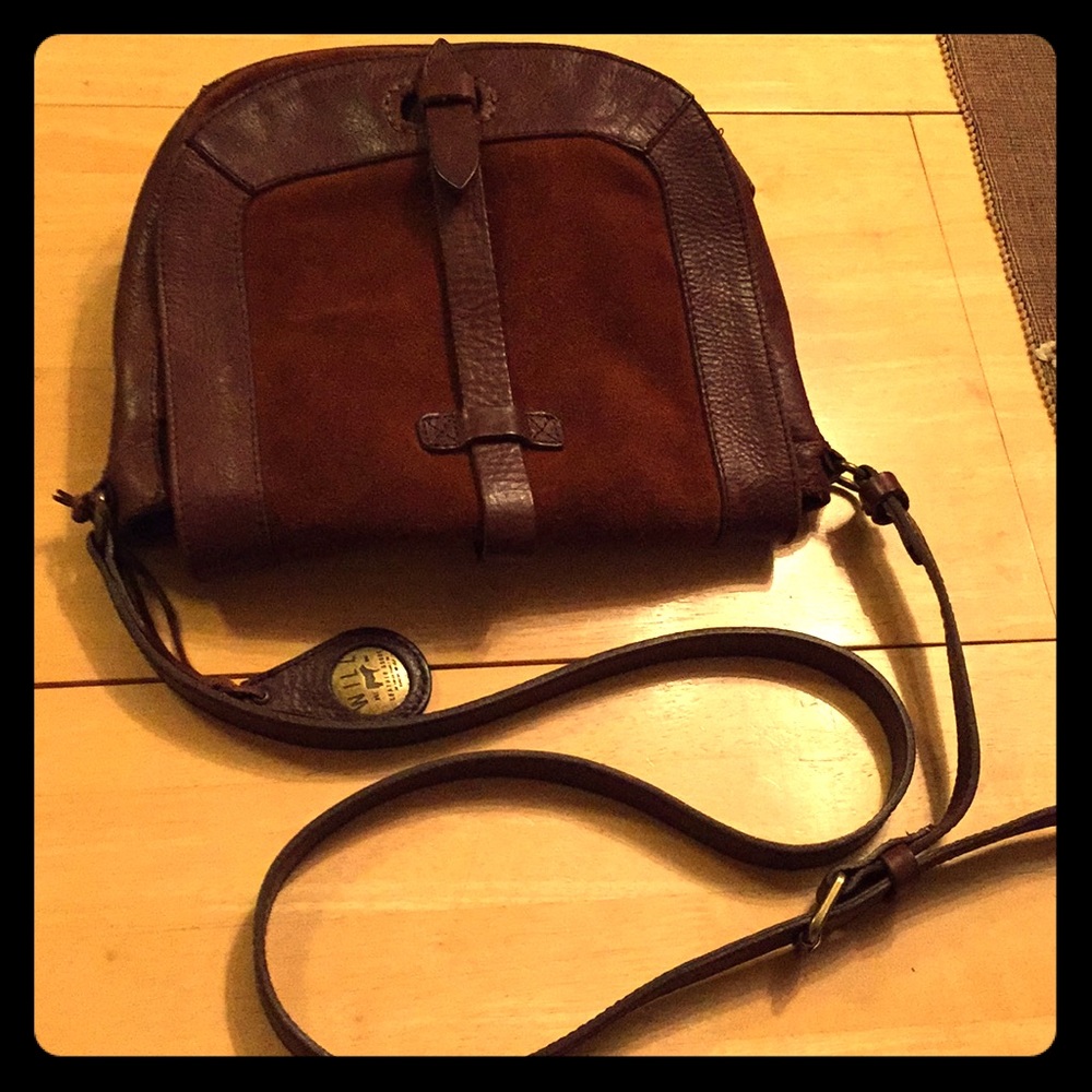 Very new WILL purse. Fantastic pockets, leather